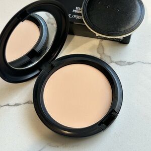 MAC select sheer pressed powder NC 20